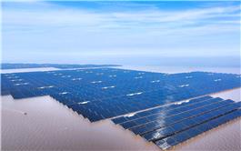 Trang trại điện mặt trời ngoài khơi lớn nhất thế giới